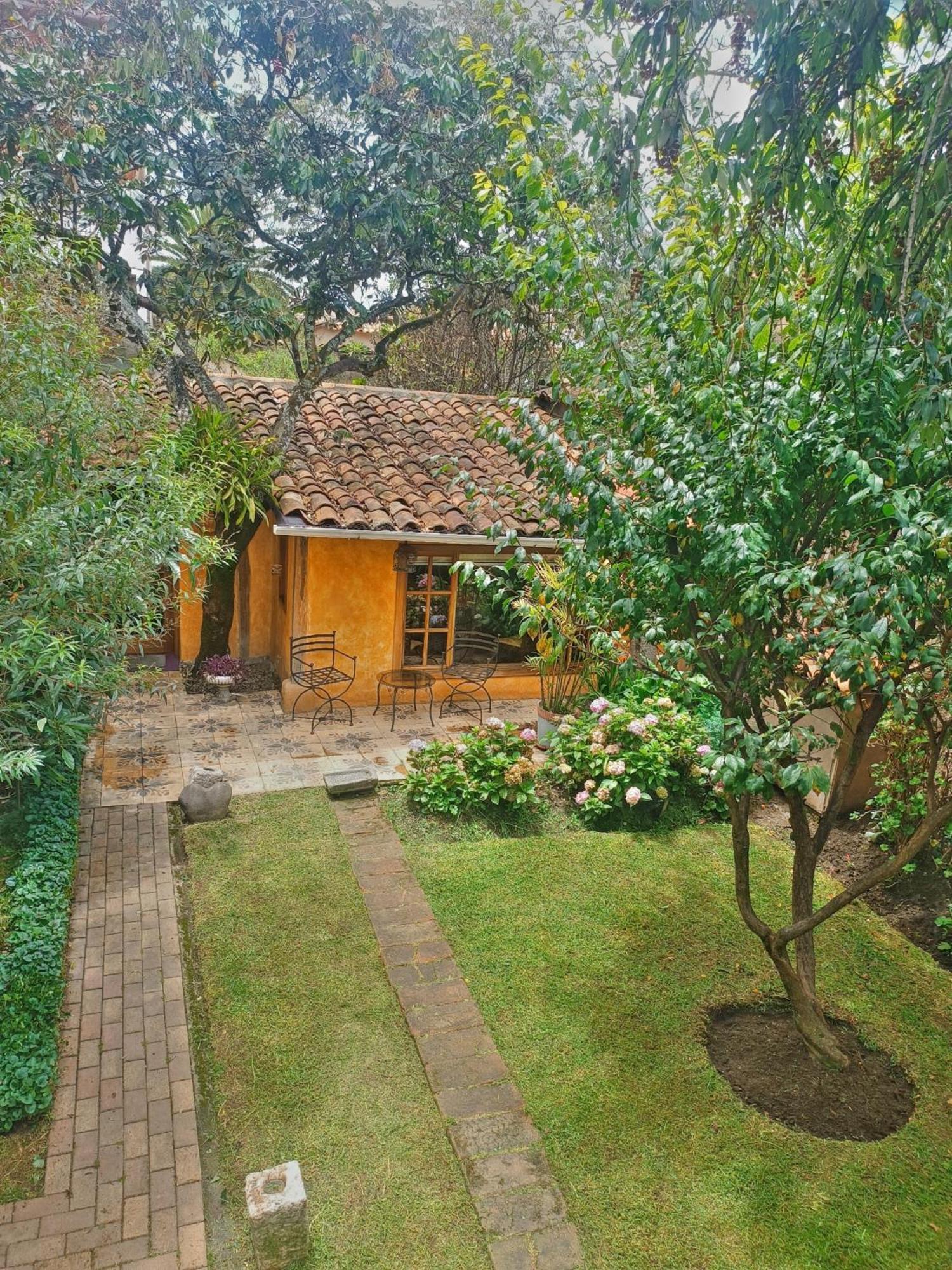 Hotel Boutique Casa Montalvo Cuenca Exterior photo